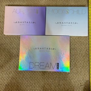 Anastasia moonchild, aurora, and Dream highlighter/eyeshadow